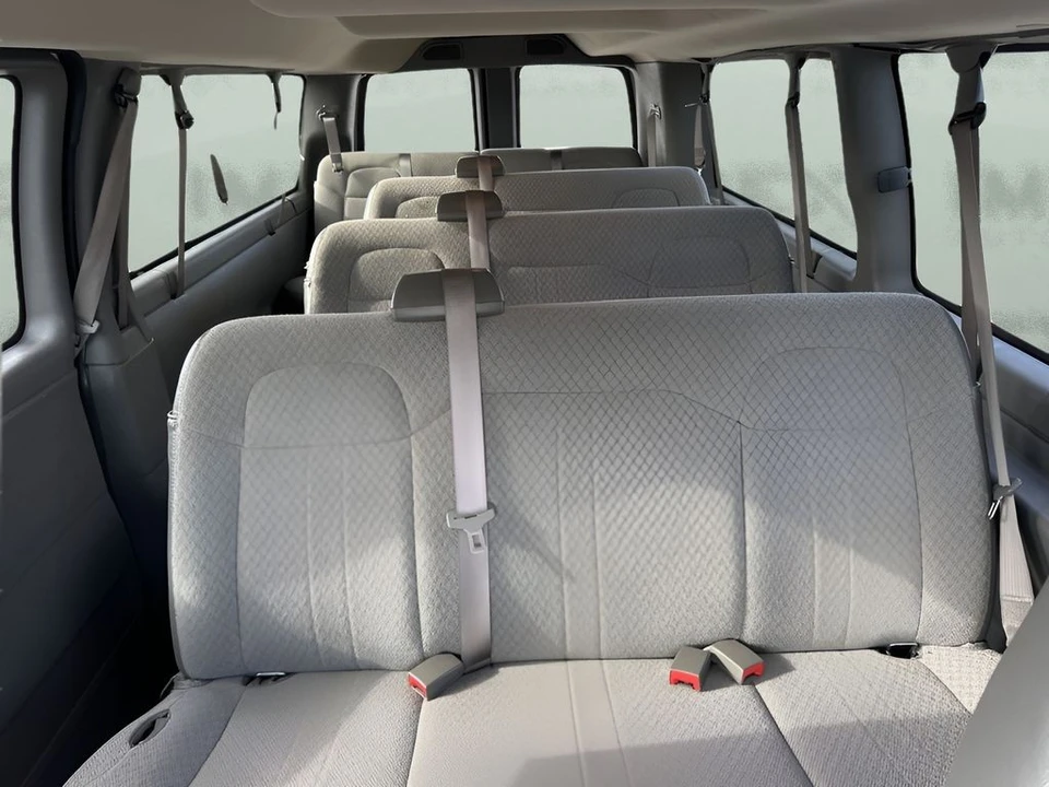 2025 GMC Savana - Image 11 of 21