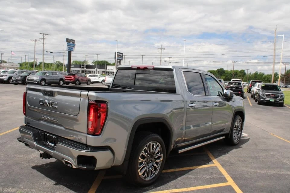 2025 GMC Sierra 5th Gen - Image 9 of 20