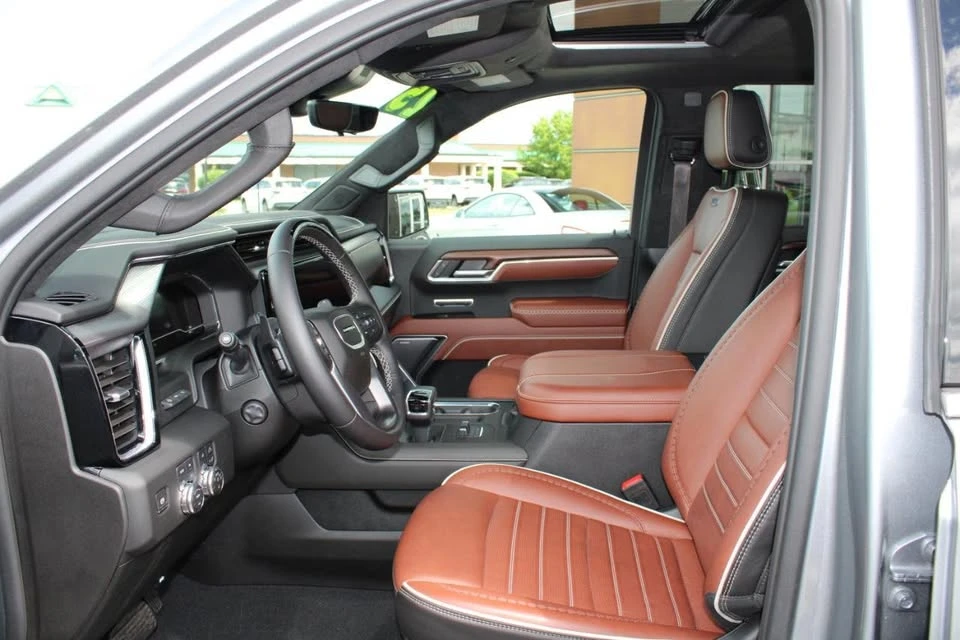 2025 GMC Sierra 5th Gen - Image 16 of 20