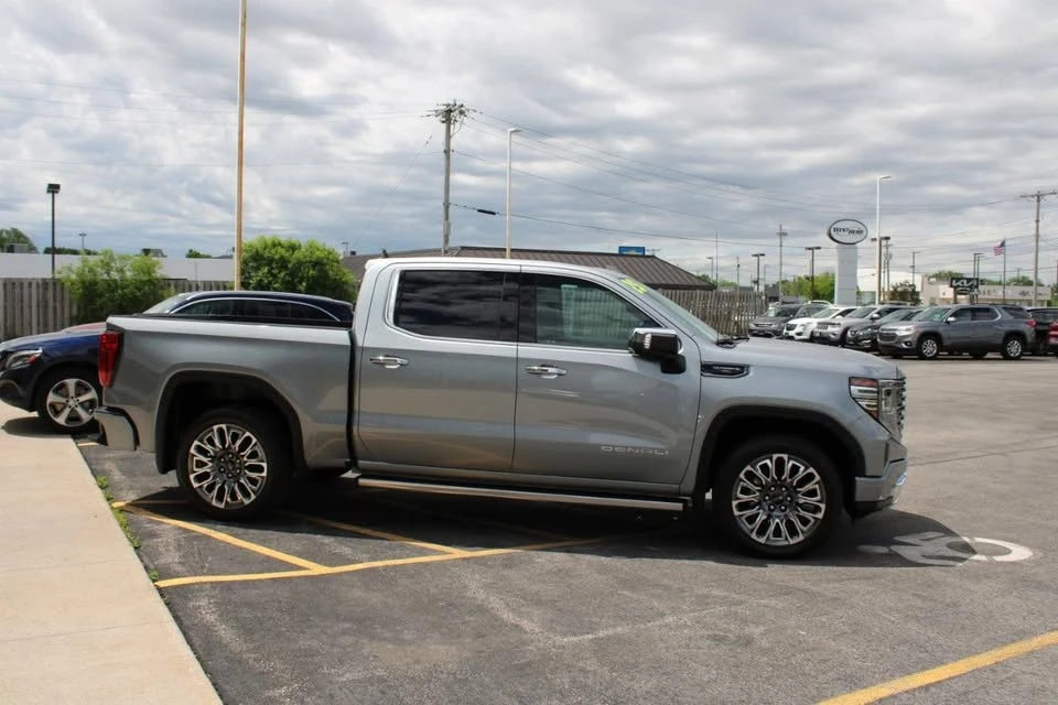 2025 GMC Sierra 5th Gen - Image 8 of 20