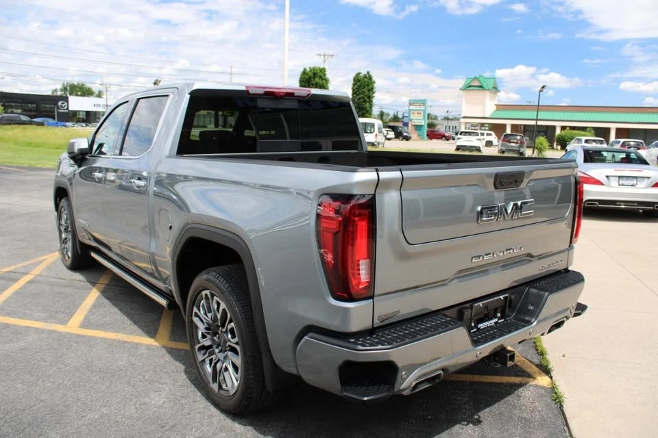 2025 GMC Sierra 5th Gen - Image 11 of 20