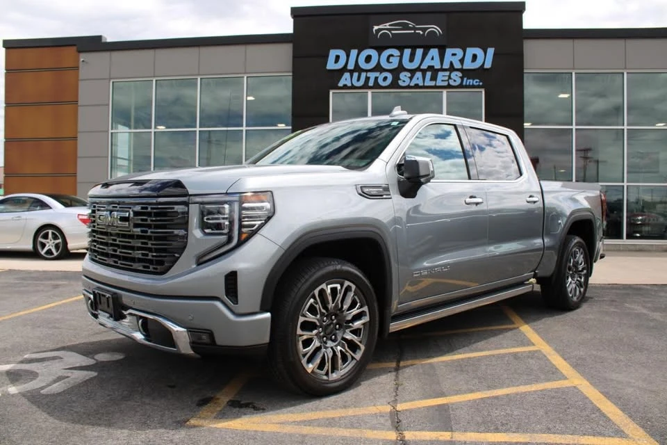 2025 GMC Sierra 5th Gen - Image 14 of 20