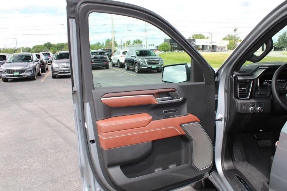 2025 GMC Sierra 5th Gen - Image 15 of 20