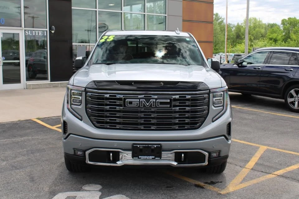 2025 GMC Sierra 5th Gen - Image 5 of 20