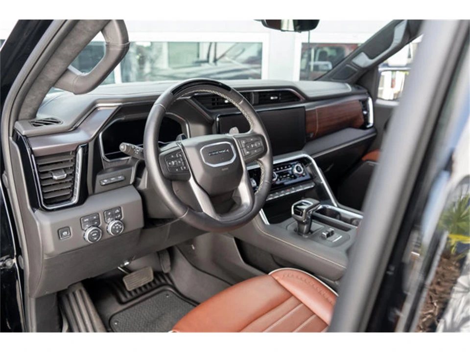 2025 GMC Sierra 5th Gen - Image 9 of 12