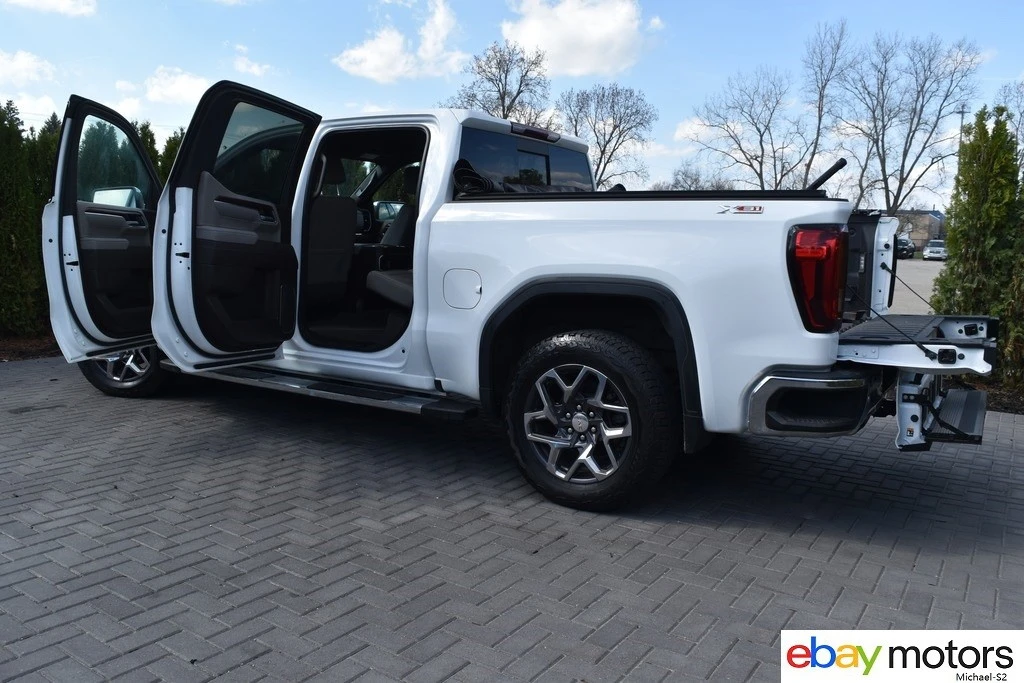 2025 GMC Sierra 5th Gen - Image 19 of 21