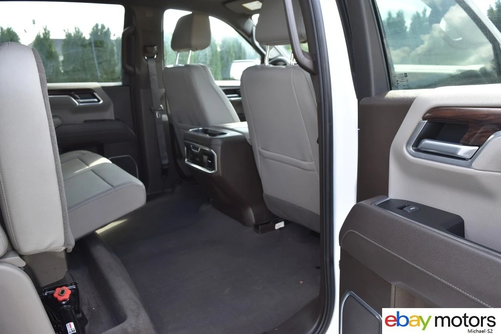 2025 GMC Sierra 5th Gen - Image 18 of 21