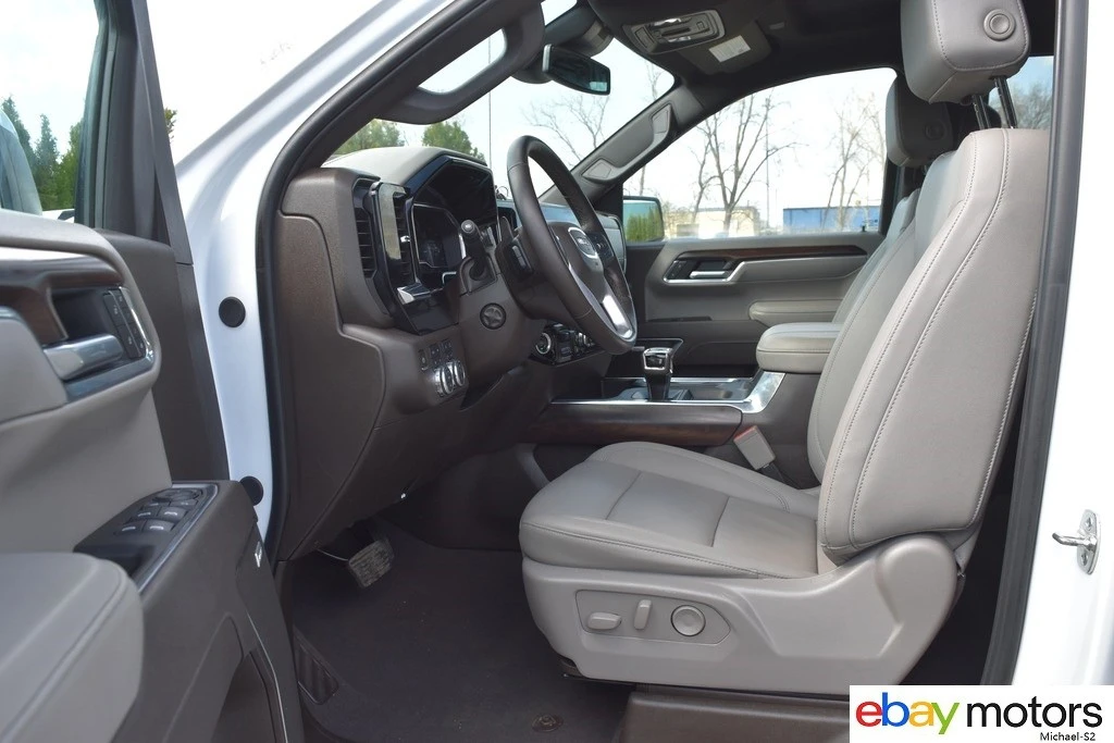 2025 GMC Sierra 5th Gen - Image 11 of 21