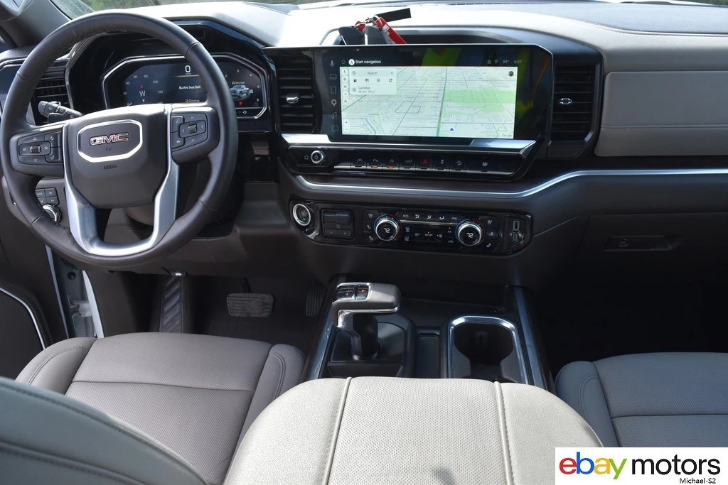 2025 GMC Sierra 5th Gen - Image 15 of 21
