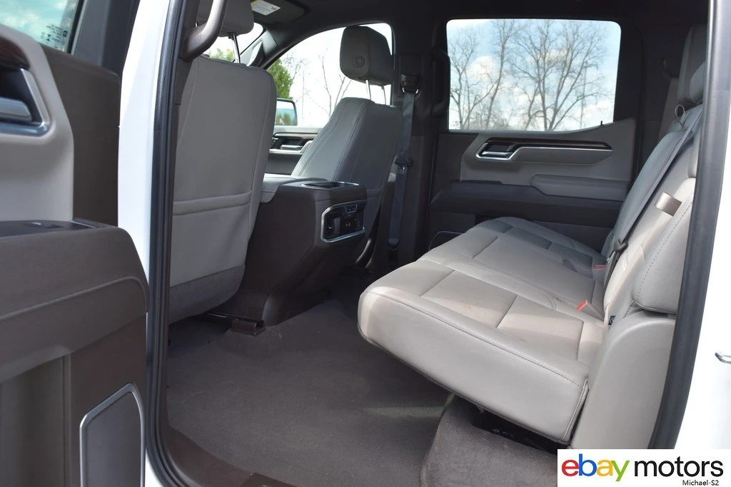 2025 GMC Sierra 5th Gen - Image 14 of 21