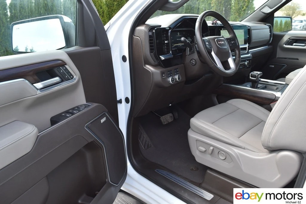 2025 GMC Sierra 5th Gen - Image 13 of 21