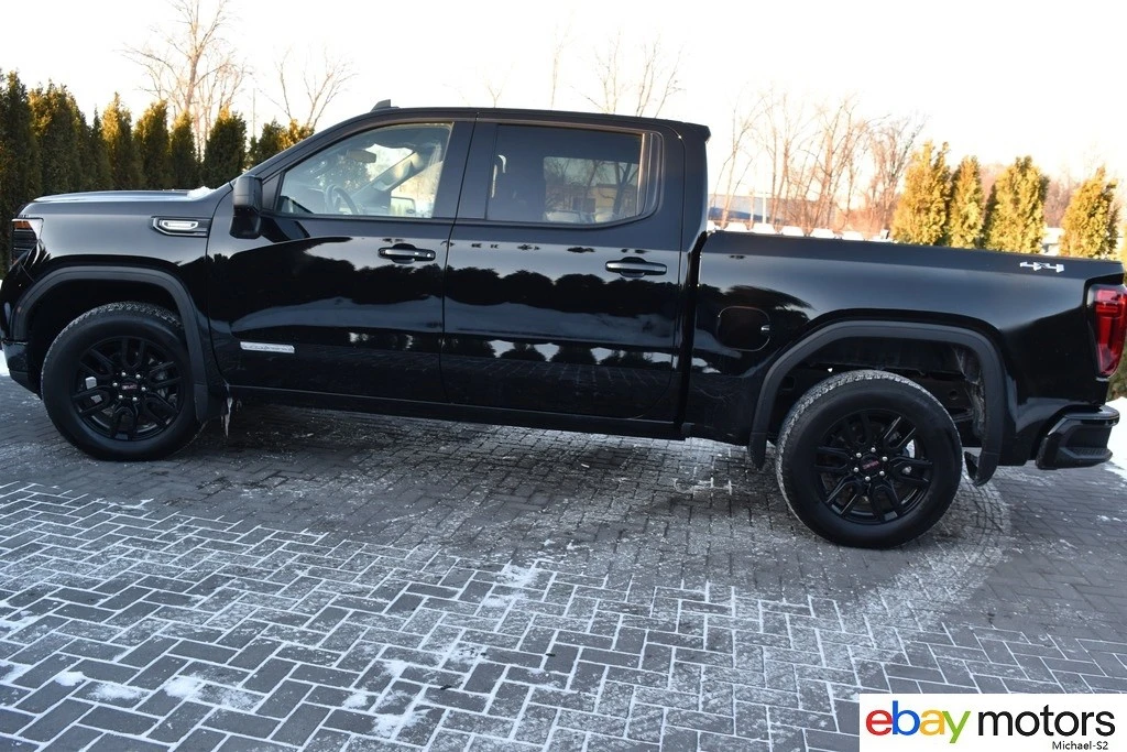 2025 GMC Sierra 5th Gen - Image 8 of 21