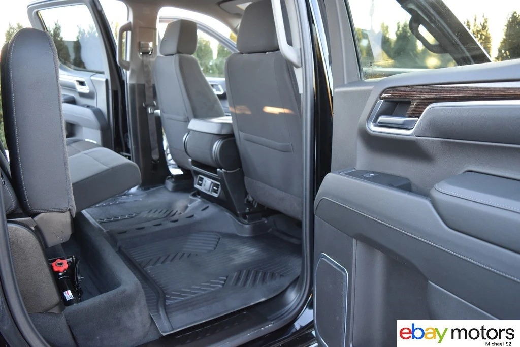 2025 GMC Sierra 5th Gen - Image 17 of 21