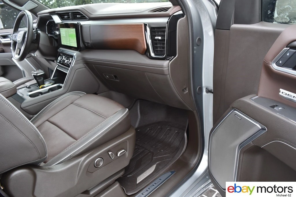 2025 GMC Sierra 5th Gen - Image 15 of 21