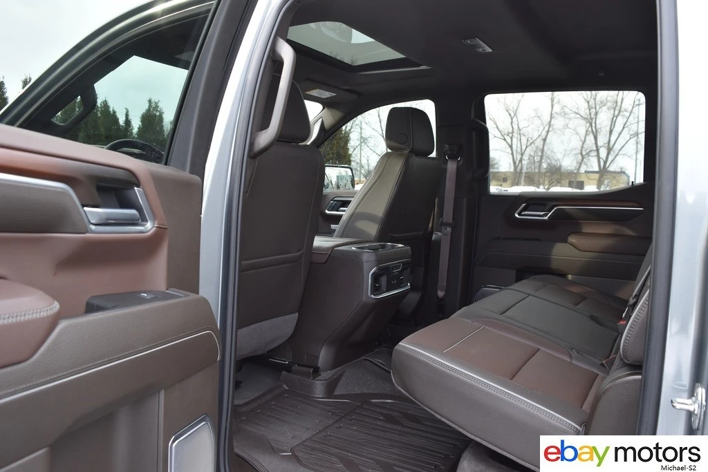 2025 GMC Sierra 5th Gen - Image 13 of 21
