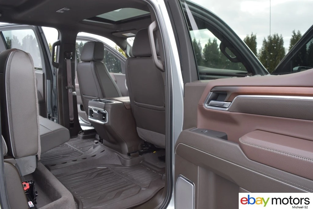 2025 GMC Sierra 5th Gen - Image 17 of 21