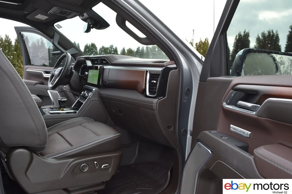 2025 GMC Sierra 5th Gen - Image 16 of 21
