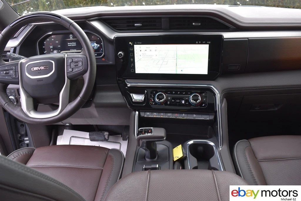 2025 GMC Sierra 5th Gen - Image 14 of 21