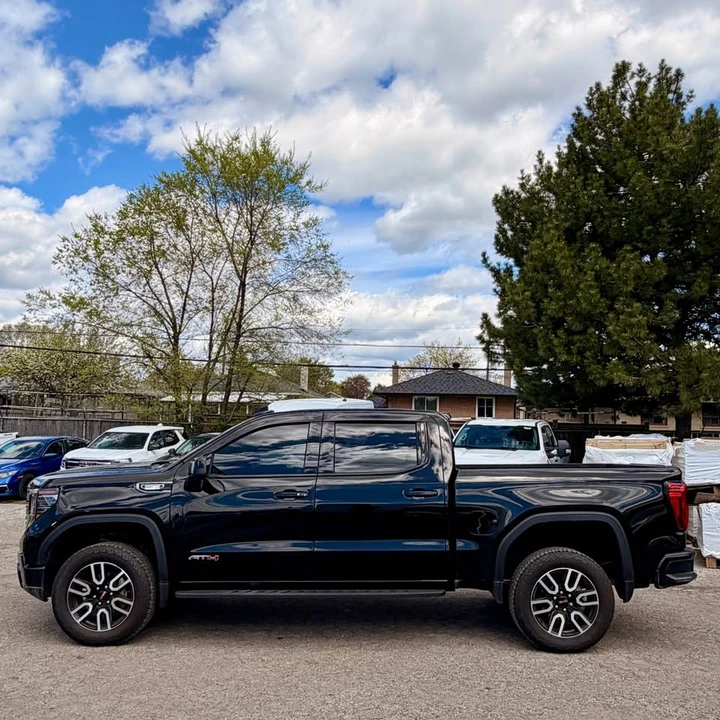 2025 GMC Sierra 5th Gen - Image 5 of 9