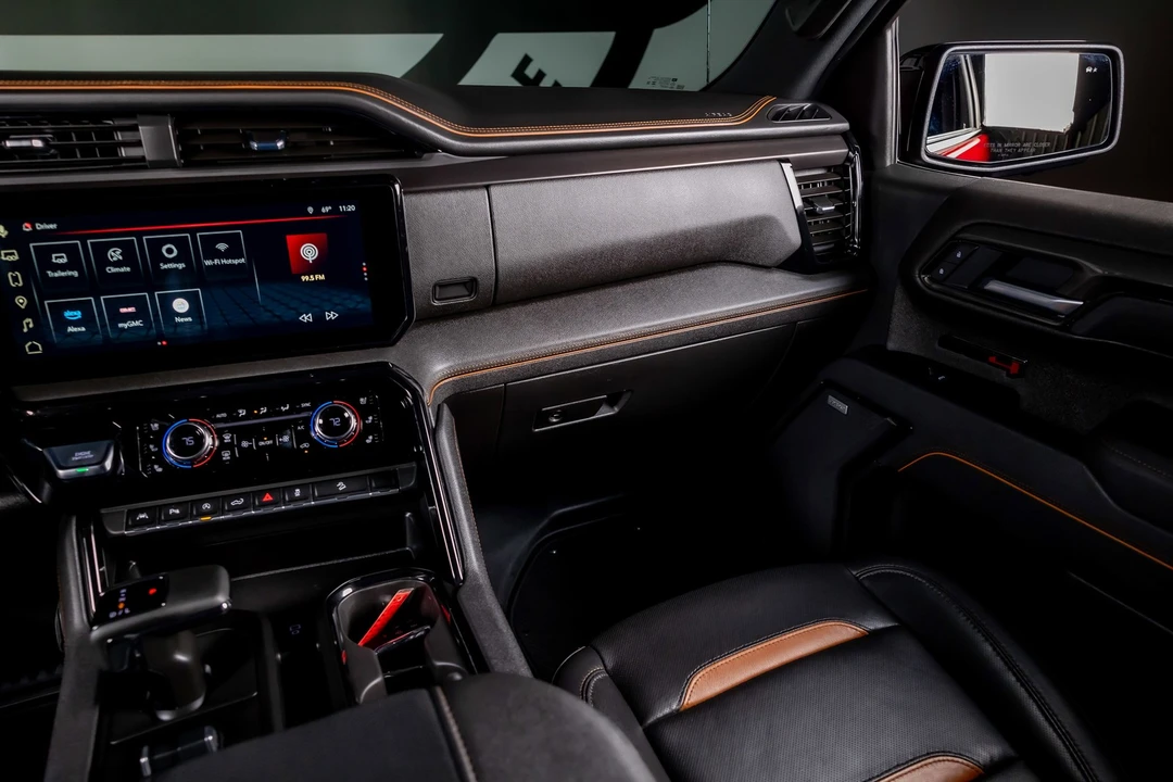 2025 GMC Sierra 5th Gen - Image 8 of 12