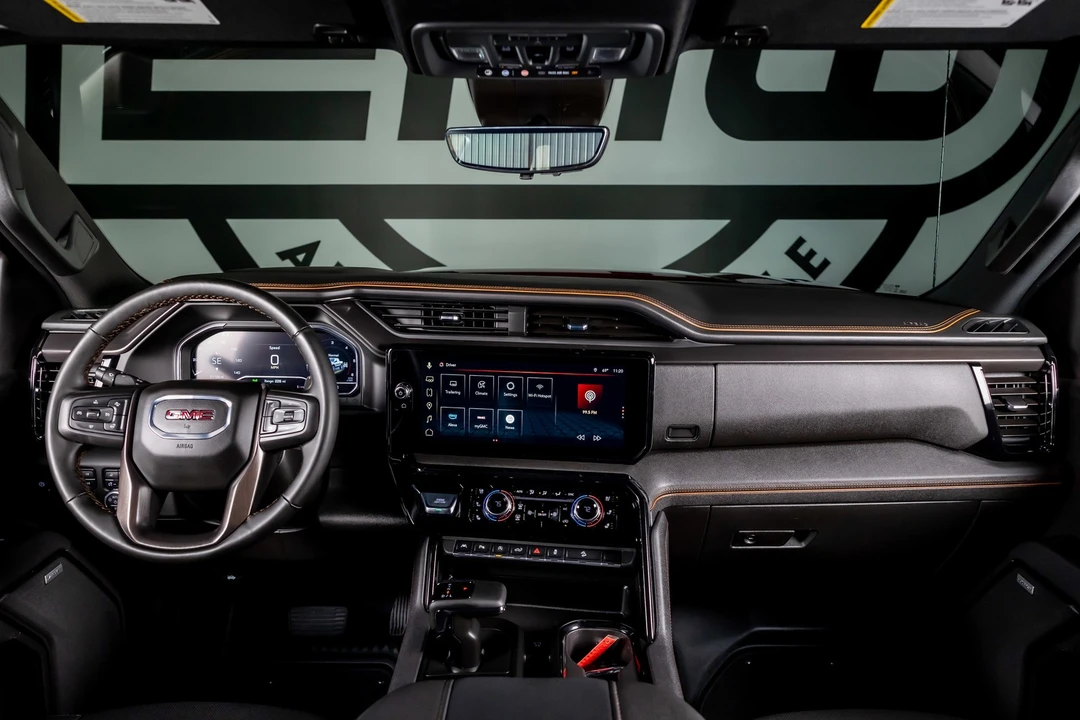 2025 GMC Sierra 5th Gen - Image 2 of 21