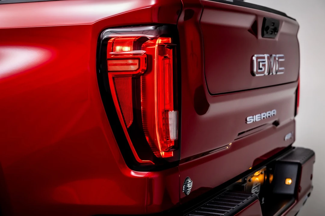 2025 GMC Sierra 5th Gen - Image 13 of 21