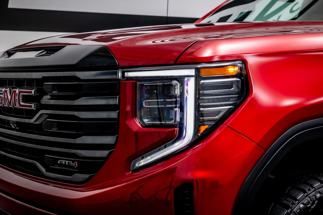 2025 GMC Sierra 5th Gen - Image 15 of 21