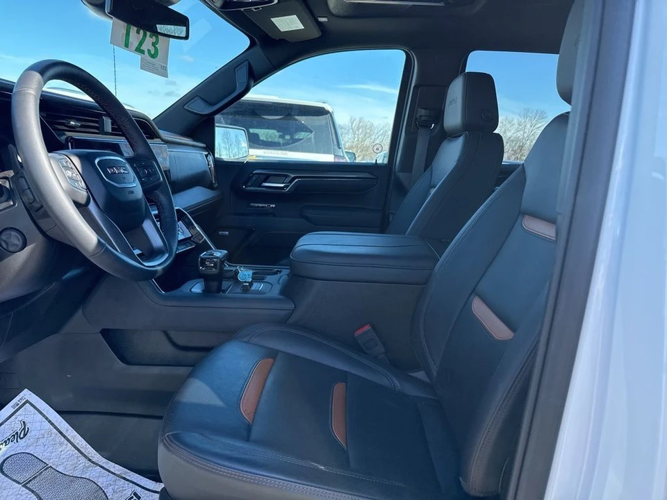 2025 GMC Sierra 5th Gen - Image 5 of 8