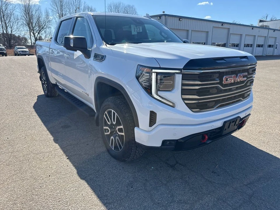 2025 GMC Sierra 5th Gen - Image 4 of 8