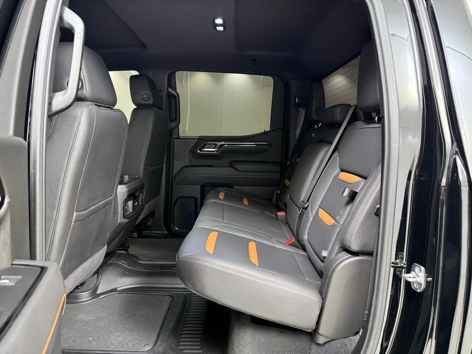 2025 GMC Sierra 5th Gen - Image 18 of 21