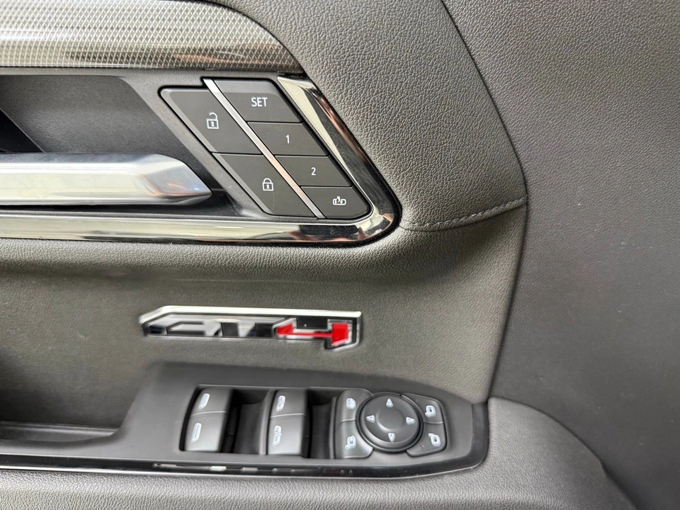 2025 GMC Sierra 5th Gen - Image 17 of 21
