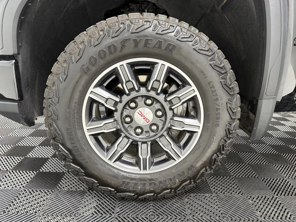2025 GMC Sierra 5th Gen - Image 10 of 21