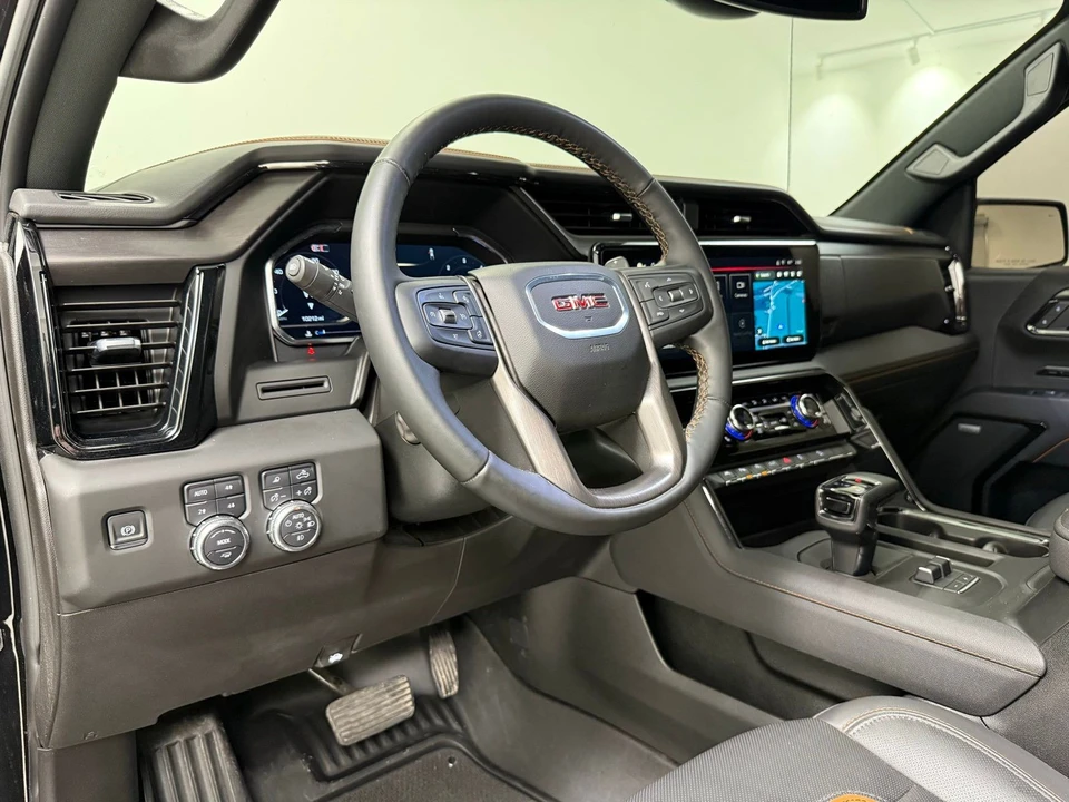 2025 GMC Sierra 5th Gen - Image 16 of 21