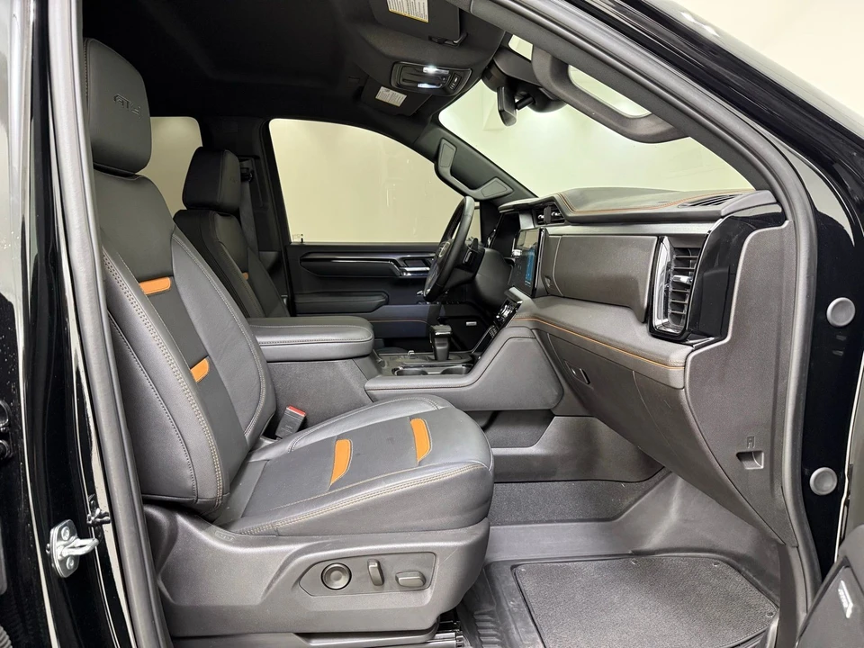 2025 GMC Sierra 5th Gen - Image 25 of 31