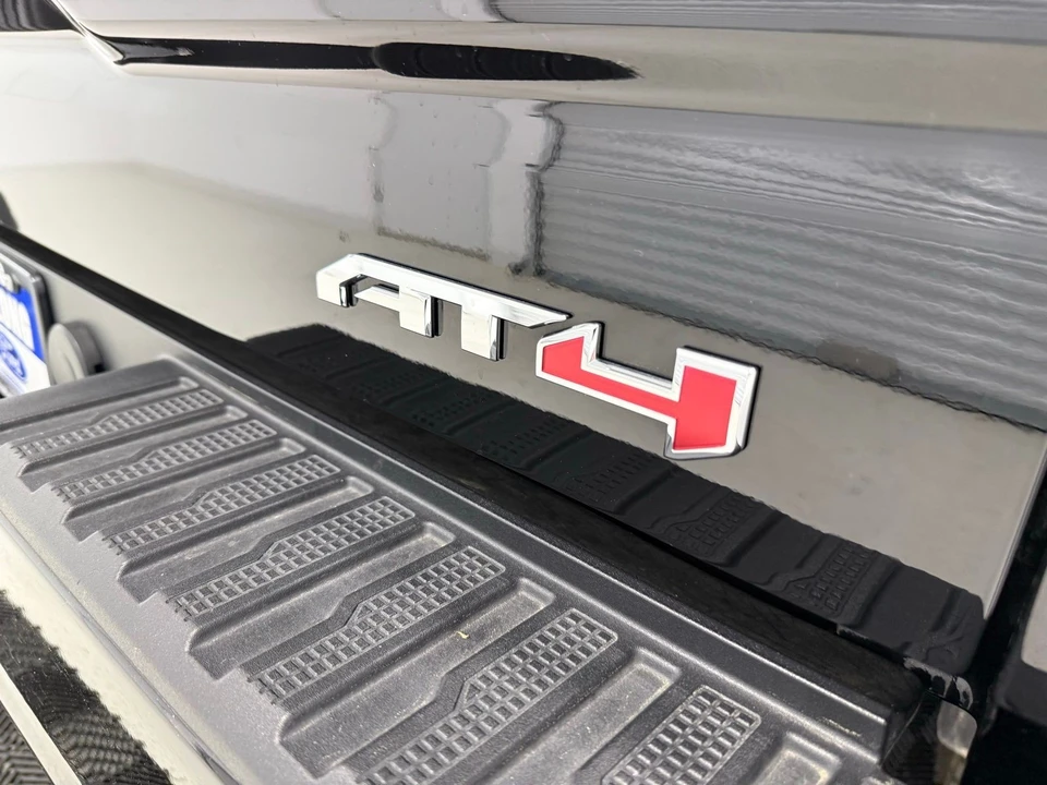 2025 GMC Sierra 5th Gen - Image 12 of 21