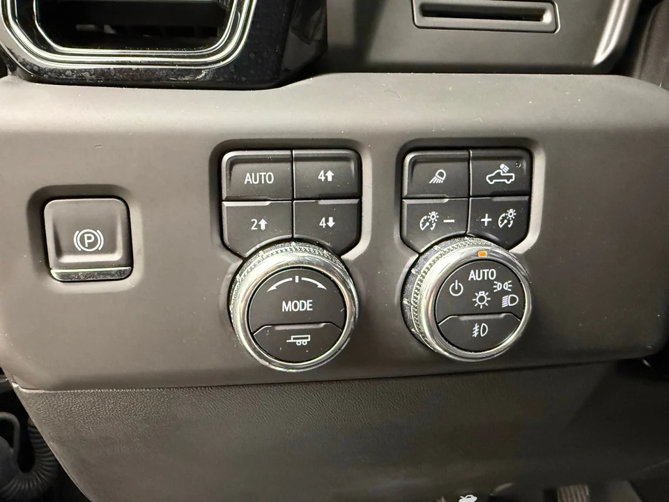 2025 GMC Sierra 5th Gen - Image 19 of 21