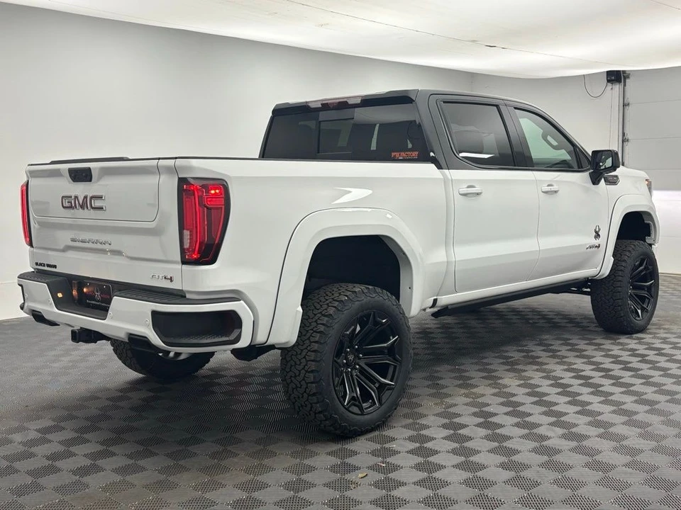 2025 GMC Sierra 5th Gen - Image 8 of 12