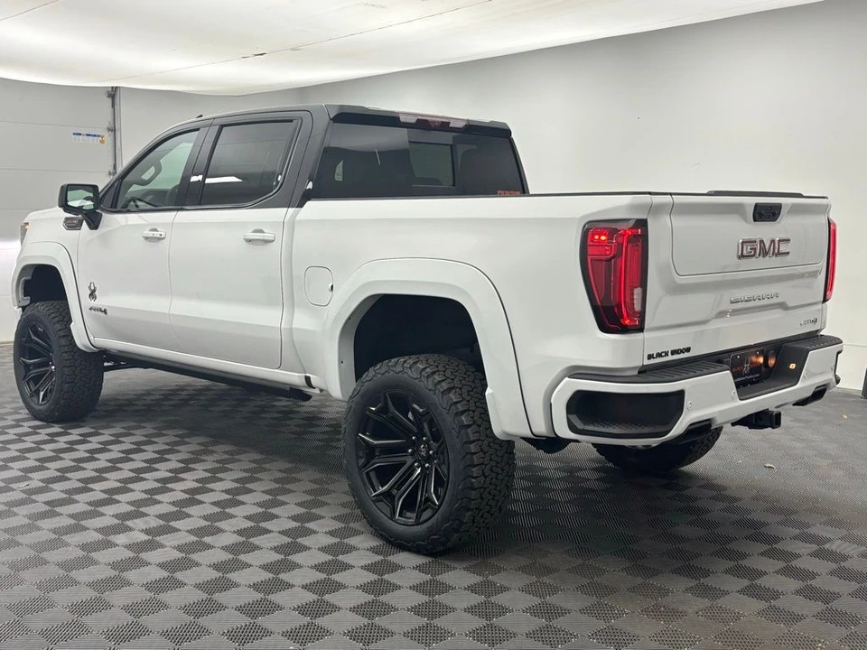 2025 GMC Sierra 5th Gen - Image 11 of 12