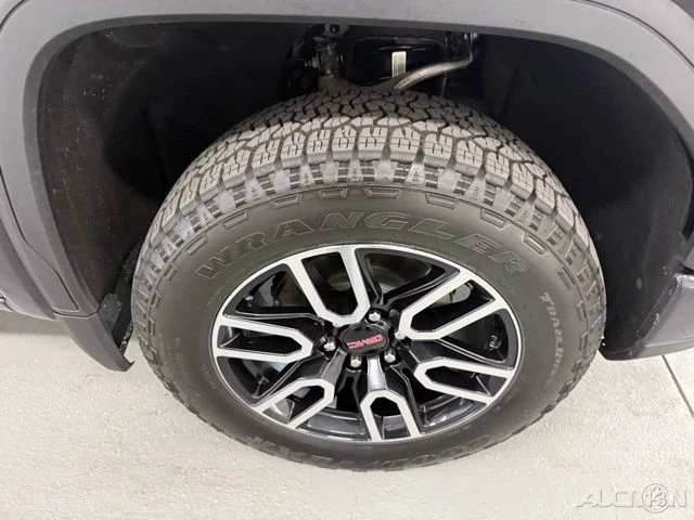 2025 GMC Sierra 5th Gen - Image 4 of 21