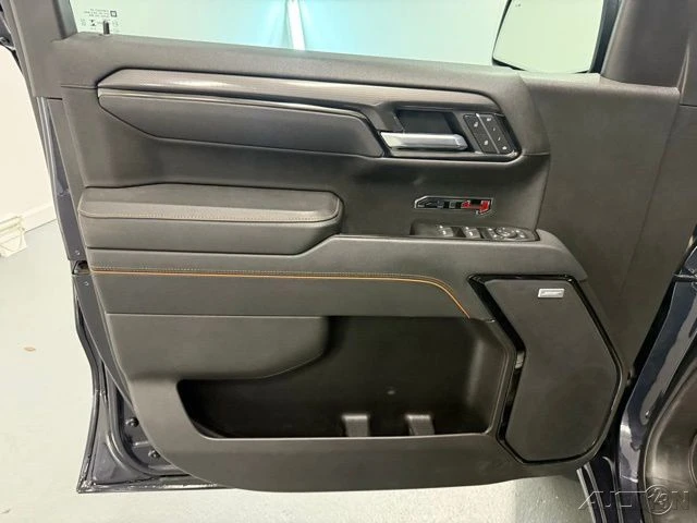 2025 GMC Sierra 5th Gen - Image 14 of 21