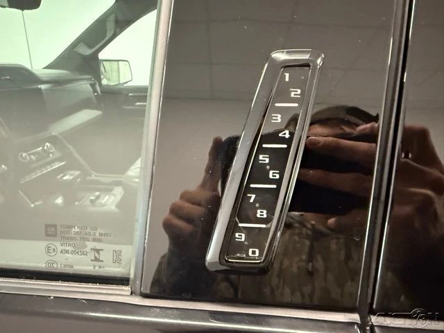 2025 GMC Sierra 5th Gen - Image 9 of 21