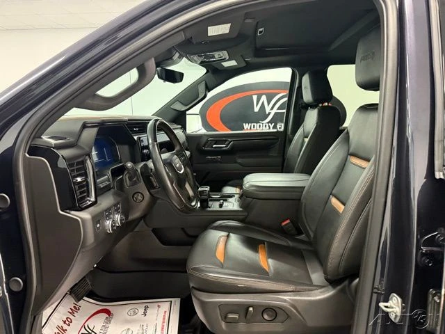 2025 GMC Sierra 5th Gen - Image 11 of 21