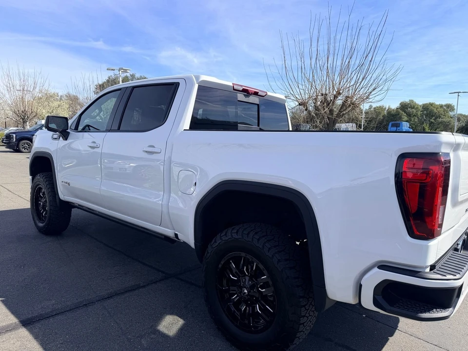 2025 GMC Sierra 5th Gen - Image 4 of 8