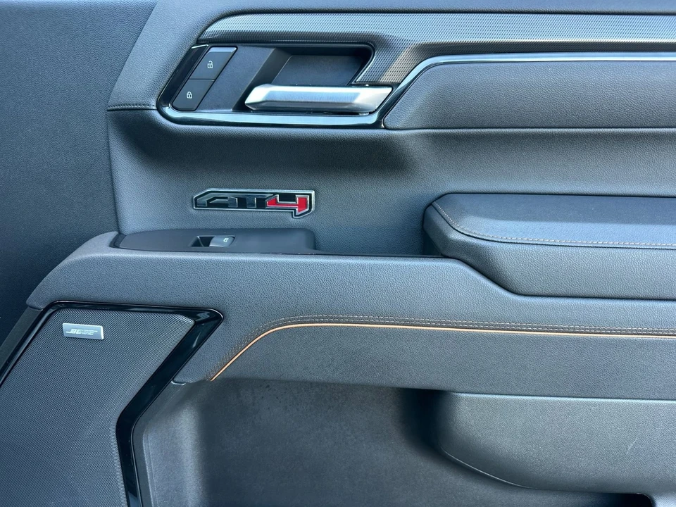 2025 GMC Sierra 5th Gen - Image 18 of 21
