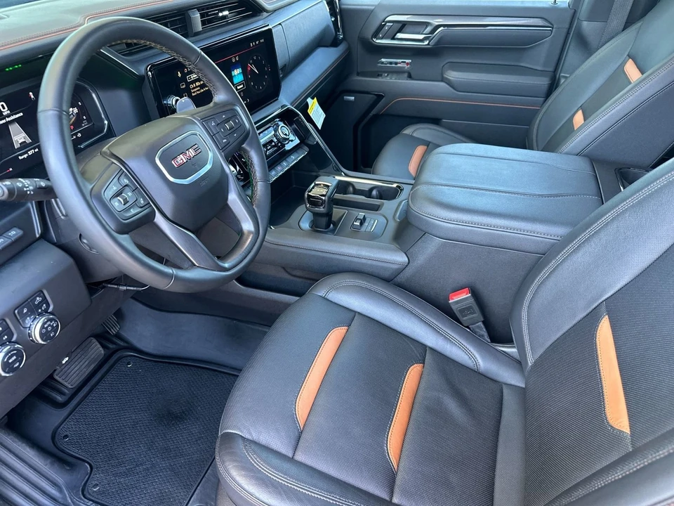 2025 GMC Sierra 5th Gen - Image 10 of 21
