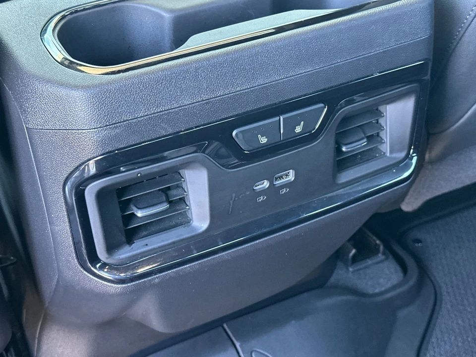 2025 GMC Sierra 5th Gen - Image 13 of 21