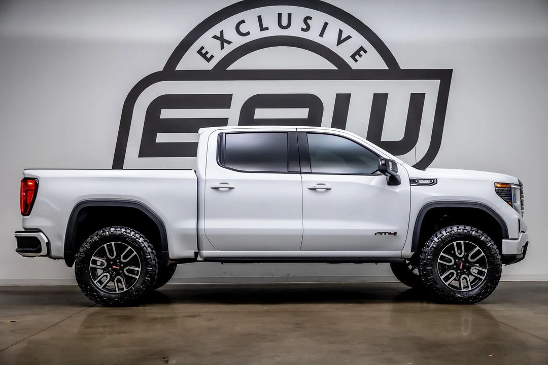 2025 GMC Sierra 5th Gen - Image 9 of 21