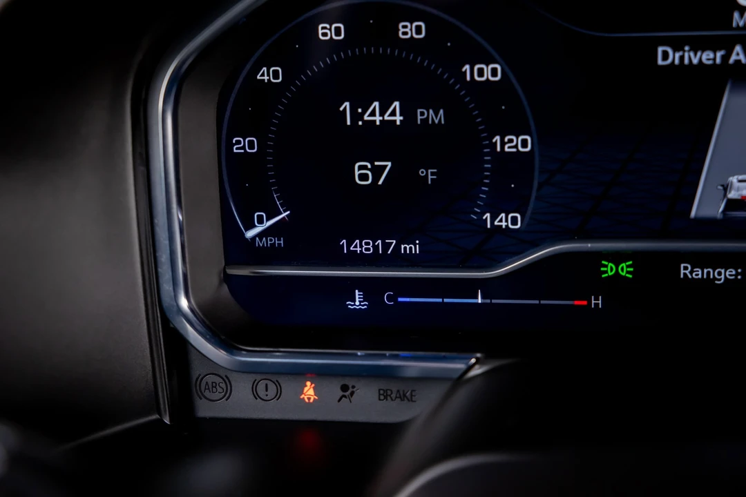 2025 GMC Sierra 5th Gen - Image 14 of 21