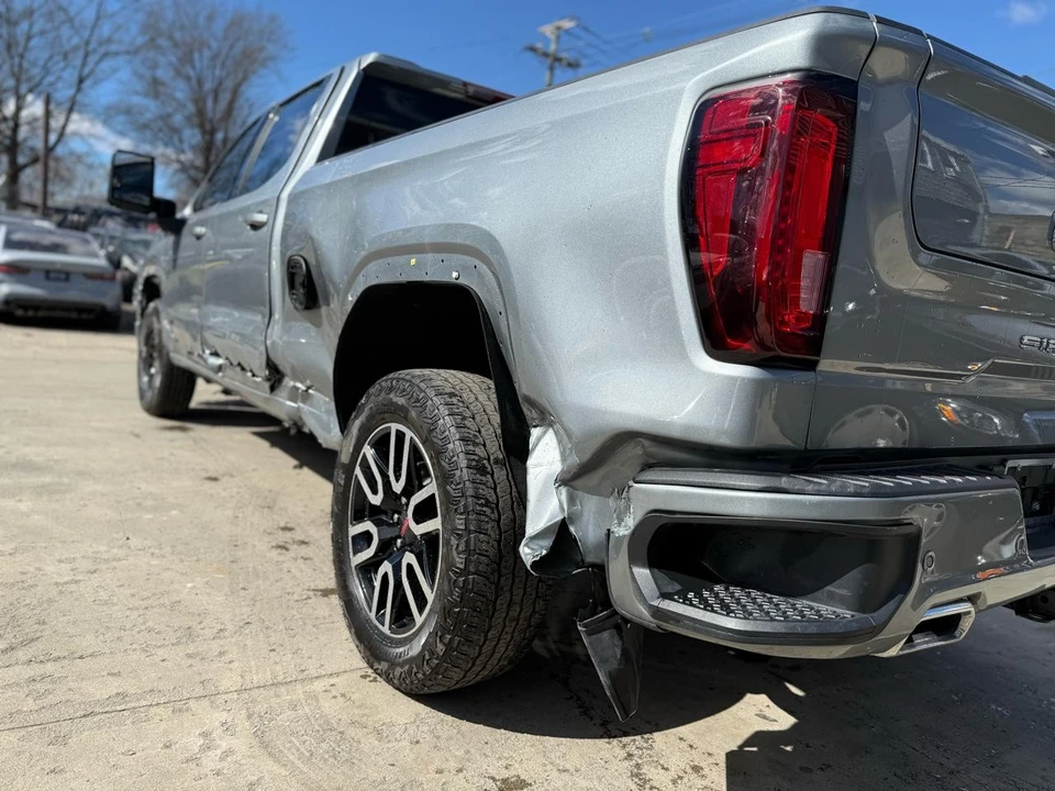 2025 GMC Sierra 5th Gen - Image 7 of 21