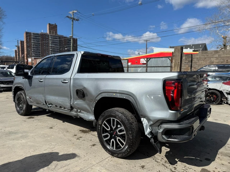 2025 GMC Sierra 5th Gen - Image 6 of 21
